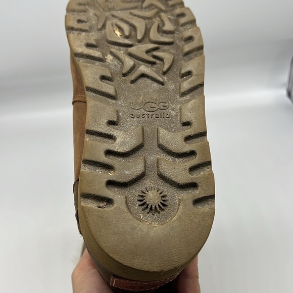 UGG - Australia Noira Chestnut Leather Buckle Pull On Sheepskin Boots Size 7 - Picture 15 of 15